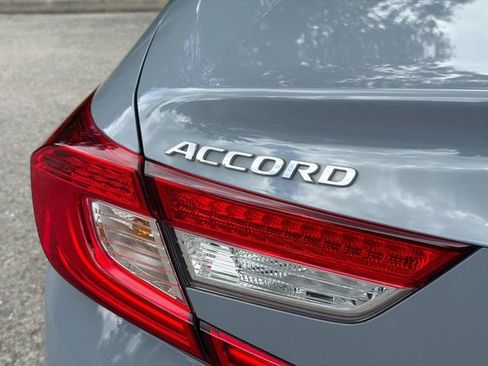Used 2022 Honda Accord Touring image 11