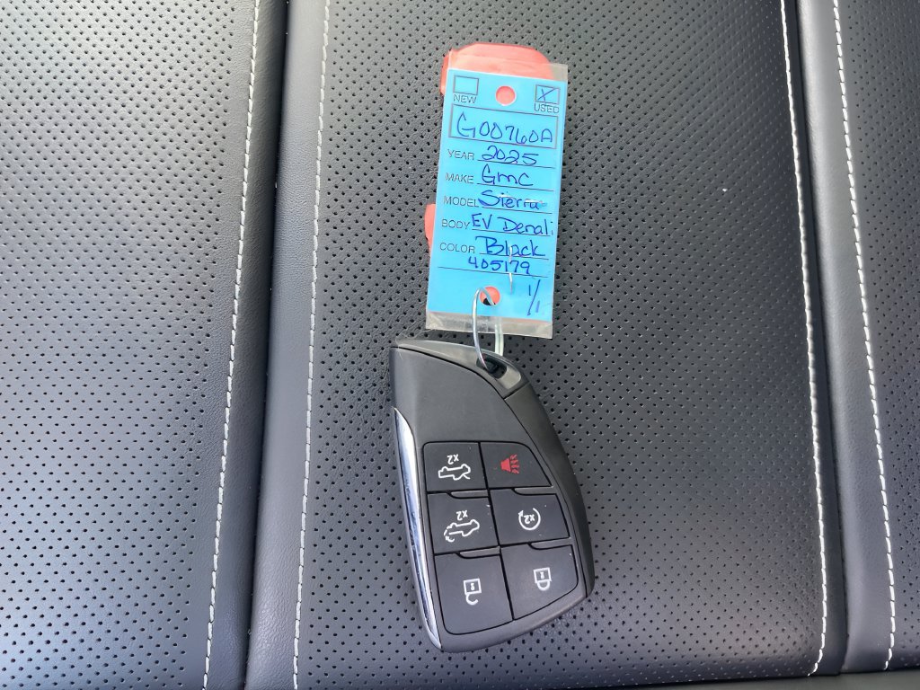 Used 2025 GMC Sierra EV Denali AWD/4WD image 35