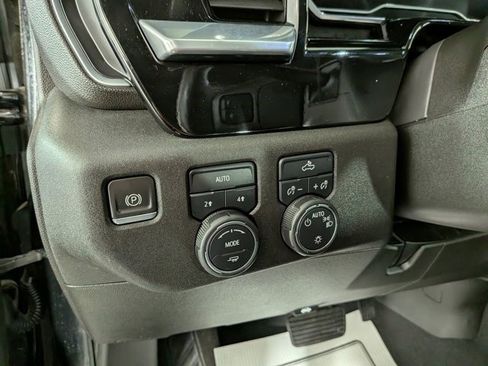 Certified 2022 Chevrolet Silverado 1500 LT w/ All Star Edition Plus image 28