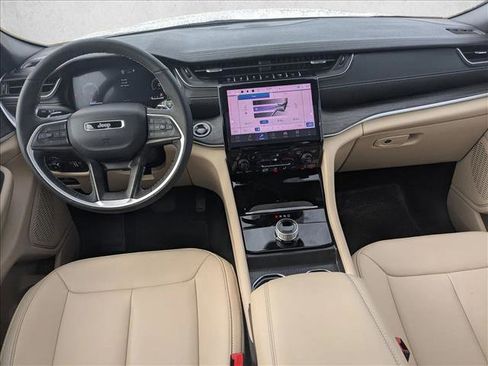 Used 2025 Jeep Grand Cherokee L Limited RWD image 18