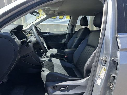 Used 2022 Volkswagen Tiguan SE FWD image 5