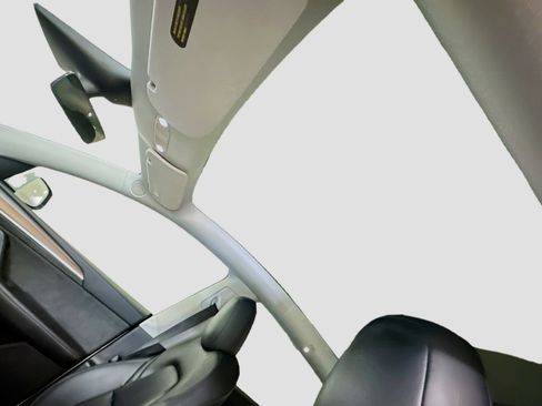 Used 2023 Tesla Model Y Long Range image 27