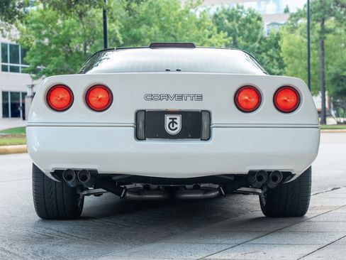 Used 1988 Chevrolet Corvette Coupe image 28