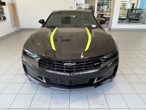 Used 2022 Chevrolet Camaro LT RWD image 5