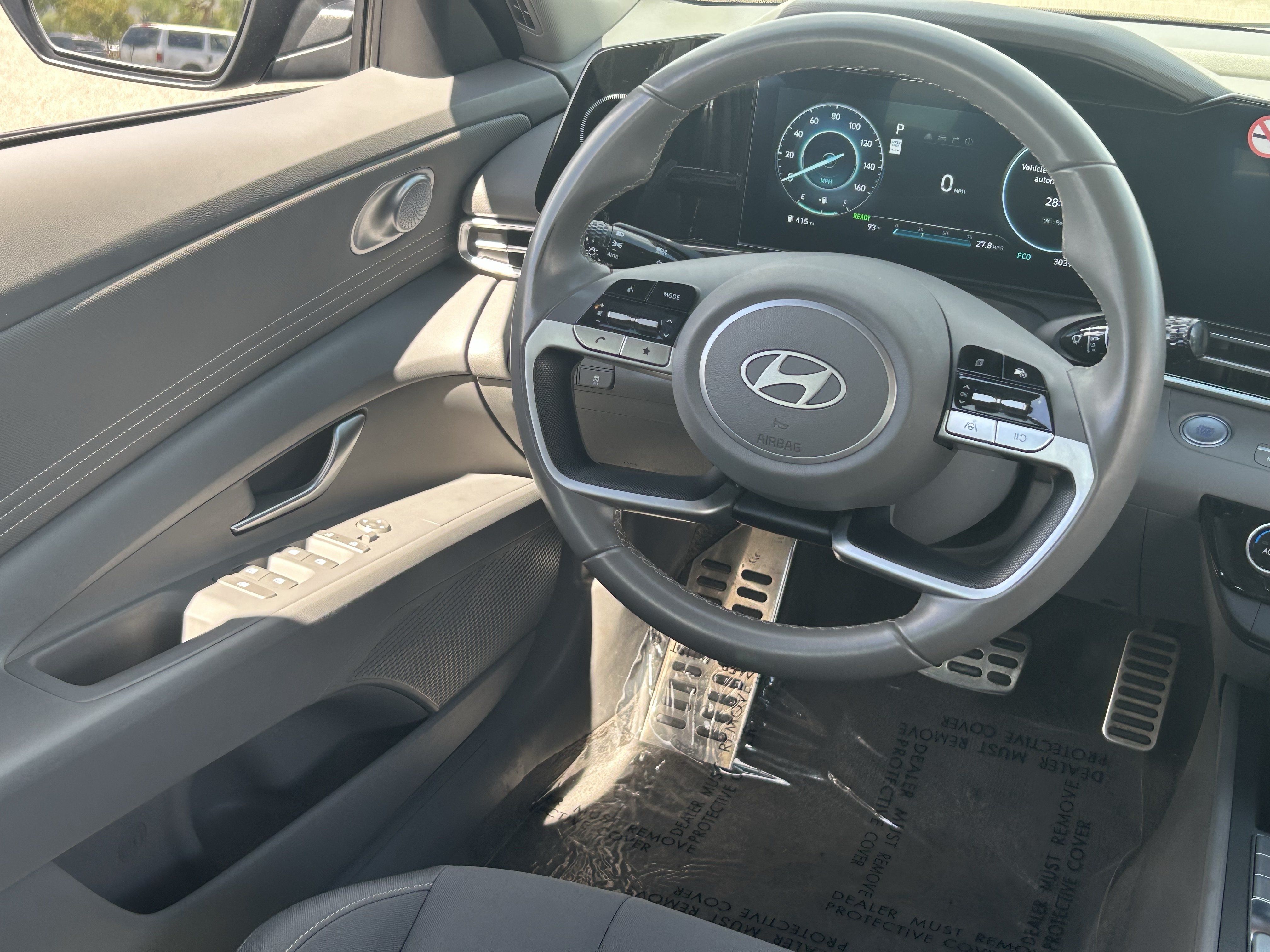 Used 2025 Hyundai Elantra SEL FWD image 15