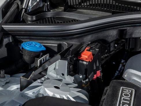 Used 2024 Rolls-Royce Cullinan Black Badge w/ Dark Exterior Package image 39