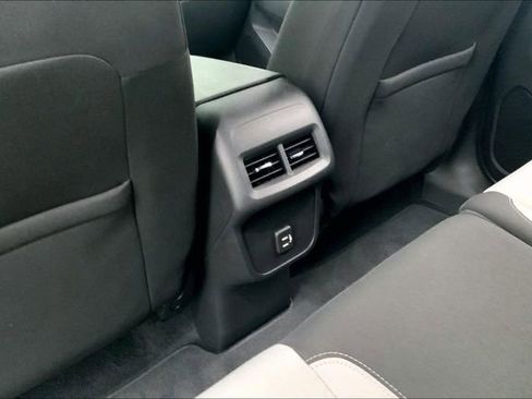 Used 2020 Chevrolet Equinox LS w/ LS Convenience Package image 34