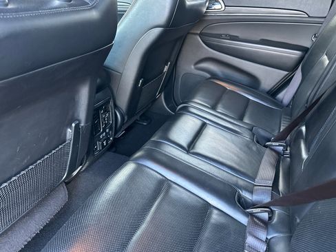 Certified 2020 Jeep Grand Cherokee Limited w/ Luxury Group II image 12