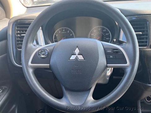 Used 2014 Mitsubishi Outlander ES FWD image 17