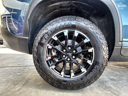 Used 2025 Chevrolet Traverse Z71 w/ LPO, Illumination Package AWD/4WD image 34