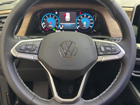New 2026 Volkswagen Atlas SE image 11