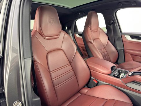 Used 2025 Porsche Cayenne S image 40