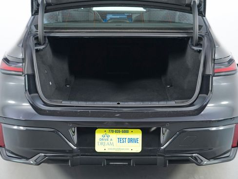 Used 2024 BMW i7 eDrive50 w/ M Sport Package image 10