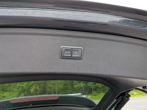 Used 2018 Audi Q5 2.0T Premium Plus w/ Premium Plus Package AWD/4WD image 22