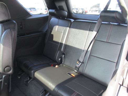 Certified 2023 Chevrolet Traverse RS image 15