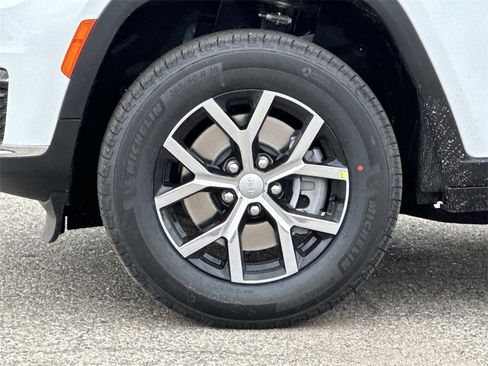 New 2025 Jeep Grand Cherokee L Limited image 8