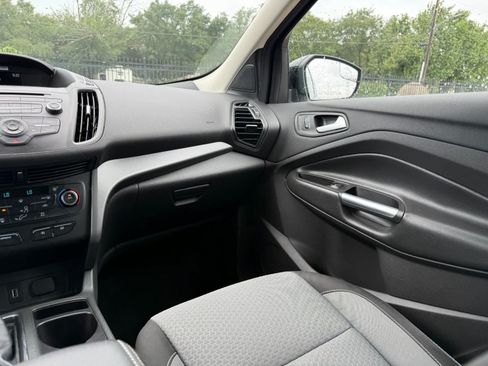 Used 2017 Ford Escape SE FWD image 8
