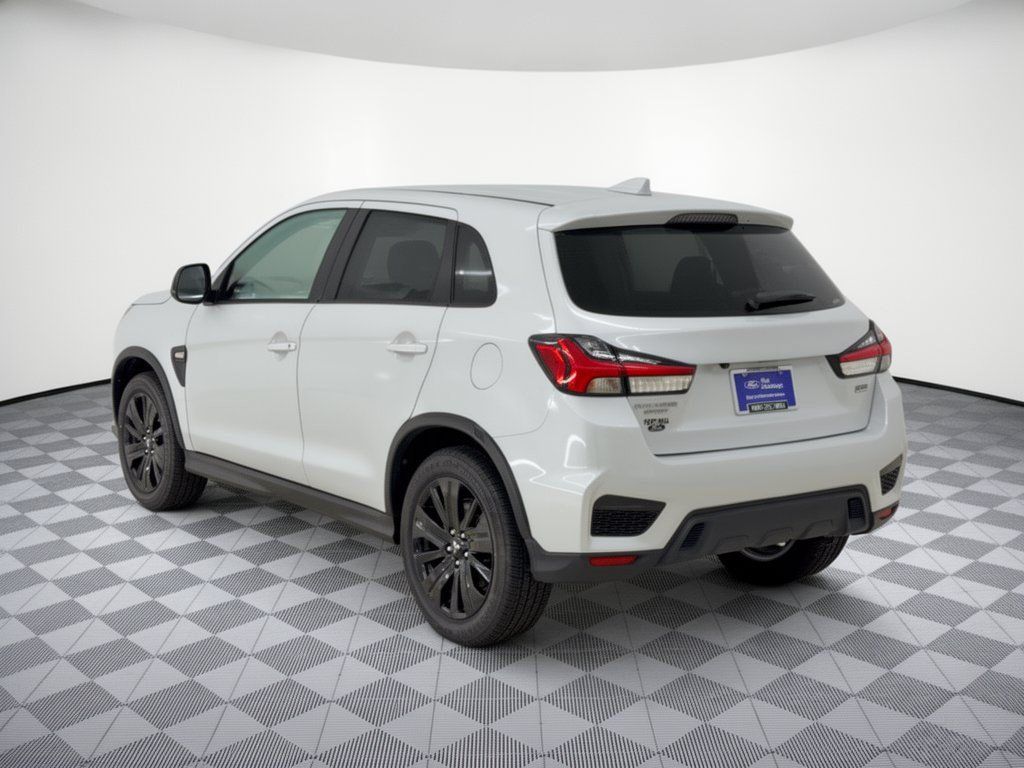 Used 2025 Mitsubishi Outlander Sport LE AWD/4WD image 3