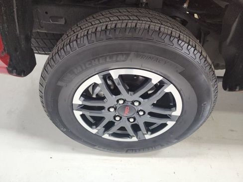 Used 2025 Toyota Tacoma TRD Sport image 41