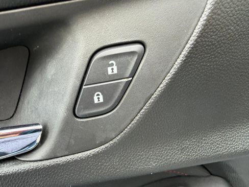 Used 2022 Chevrolet TrailBlazer RS w/ Technology Package AWD/4WD image 23