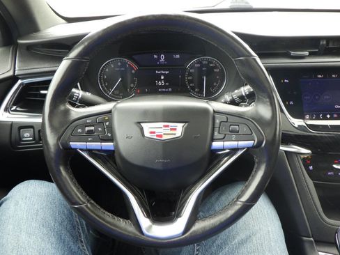 Used 2020 Cadillac XT6 Premium Luxury image 24