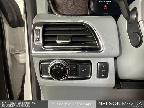 Used 2019 Lincoln Navigator L Select RWD image 43