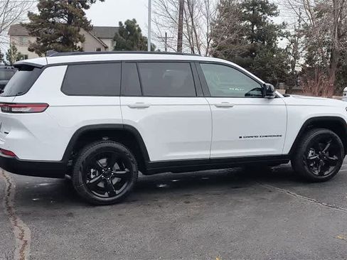 New 2025 Jeep Grand Cherokee L Limited image 9