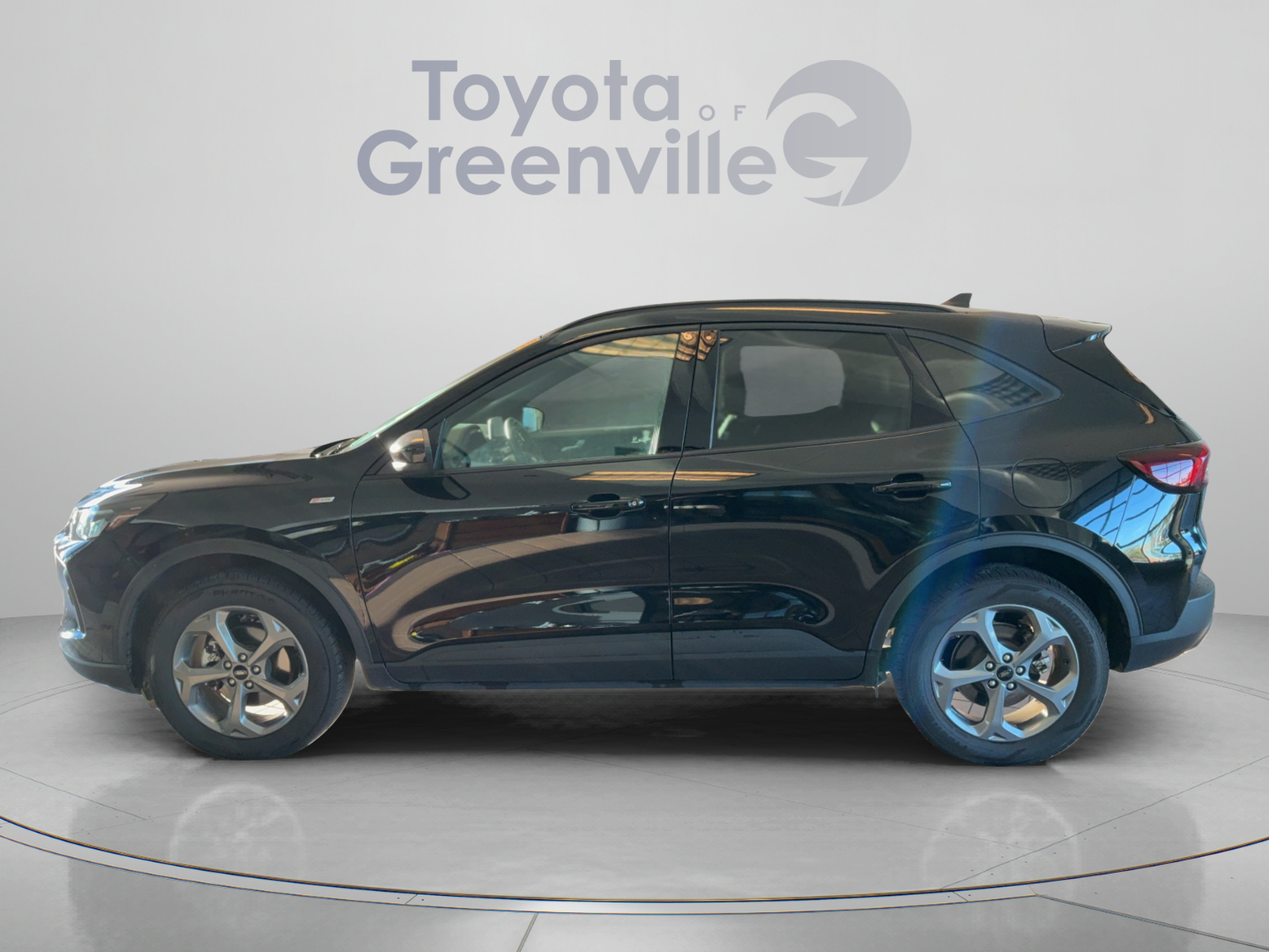 Used 2025 Ford Escape ST-Line Select AWD/4WD image 2