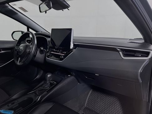 Certified 2025 Toyota Corolla XSE image 27