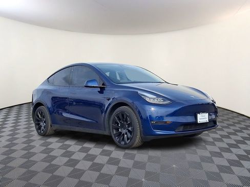 Used 2021 Tesla Model Y Long Range image 2