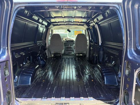 Used 2006 Ford E-150 and Econoline 150 RWD image 16