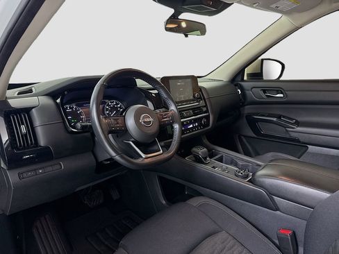Used 2022 Nissan Pathfinder SV image 7