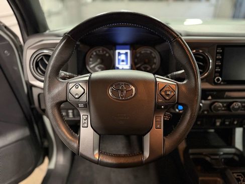 Used 2022 Toyota Tacoma TRD Off-Road w/ Black Out Package (TMS) image 13