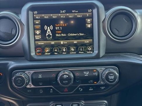 Used 2021 Jeep Wrangler Unlimited Sport AWD/4WD image 14