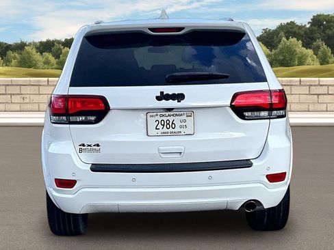 Used 2021 Jeep Grand Cherokee Laredo X AWD/4WD image 4