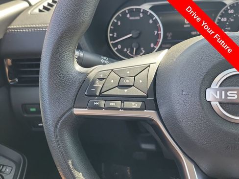 Used 2024 Nissan Sentra SV FWD image 7