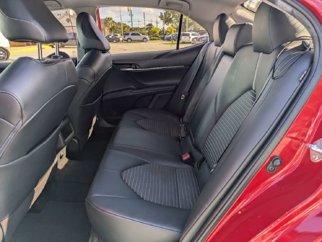 Used 2021 Toyota Camry SE w/ Convenience Package FWD image 17