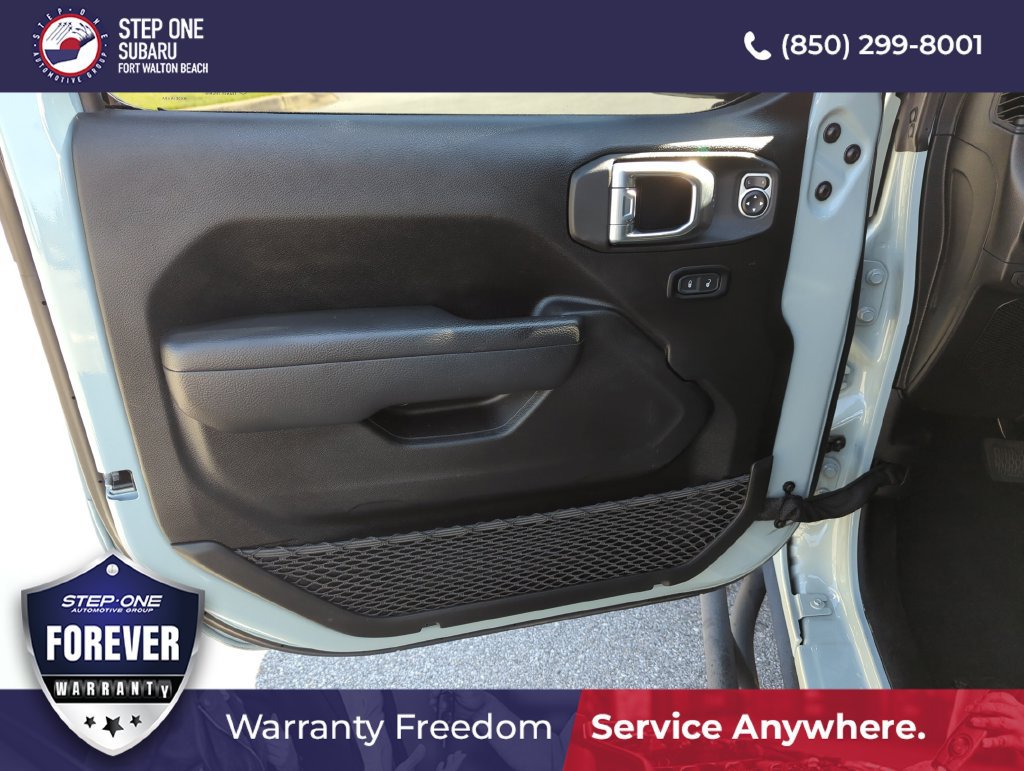 Used 2024 Jeep Wrangler Unlimited w/ Convenience Group AWD/4WD image 18
