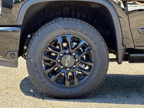 New 2025 Chevrolet Silverado 3500 High Country w/ High Country Premium Package image 24