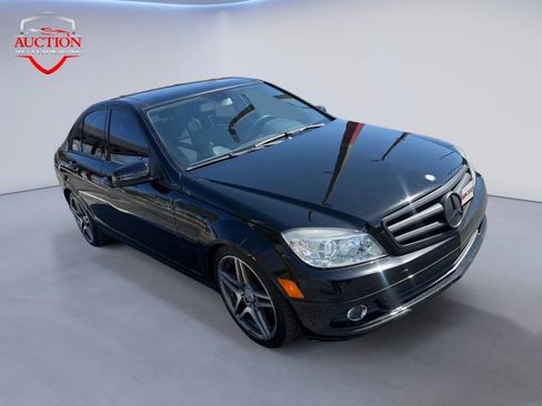Used 2011 Mercedes-Benz C 300 C 300 4MATIC Luxury Sedan 4D image 2