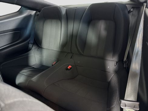 Used 2018 Ford Mustang Coupe RWD image 23