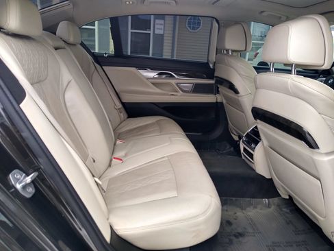 Used 2016 BMW 750i xDrive AWD/4WD image 17