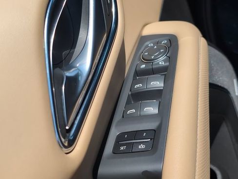 Used 2023 Chevrolet Tahoe Premier AWD/4WD image 16
