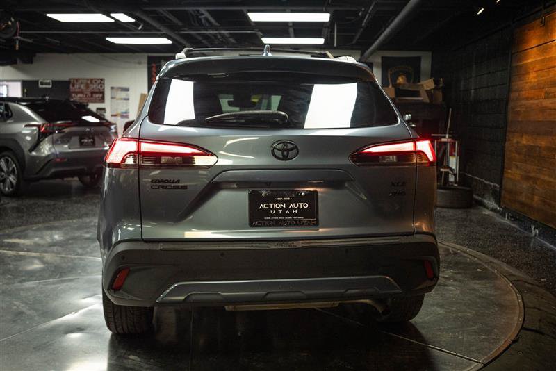 Used 2022 Toyota Corolla Cross XLE w/ Convenience Package AWD/4WD image 6