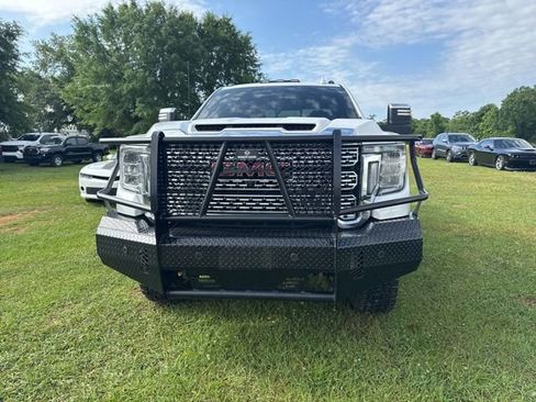 Used 2022 GMC Sierra 3500 Denali w/ Technology Package AWD/4WD image 3