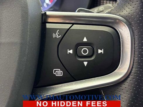 Used 2020 Volvo XC40 T5 R-Design image 40