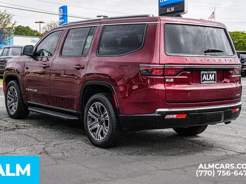 Used 2024 Jeep Wagoneer Series II w/ Flexible Seating Group RWD image 7