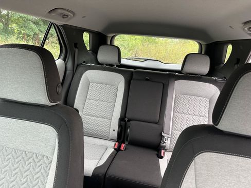 Used 2022 Chevrolet Equinox LS w/ Driver Confidence II Package AWD/4WD image 19