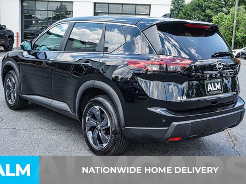 Used 2025 Nissan Rogue SV FWD image 4