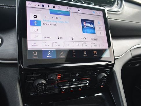 Used 2023 Jeep Grand Cherokee Limited image 17